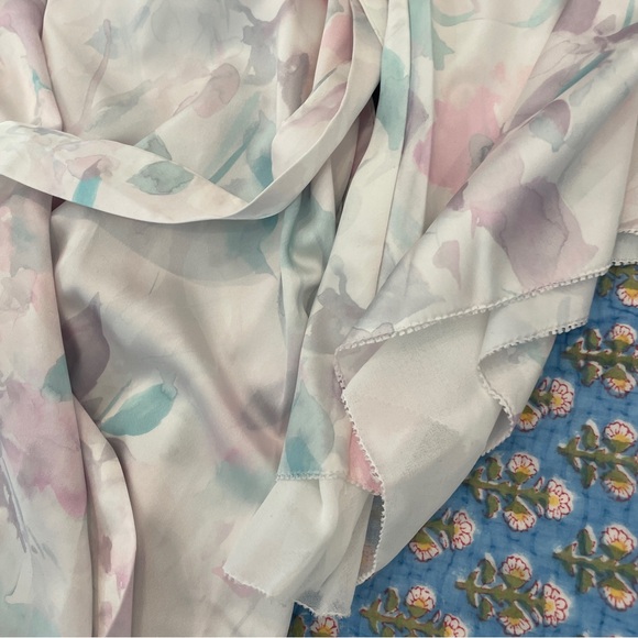 Ines Di Santo Tulip Short Robe new with tags size small in pastel water color - Picture 3 of 9